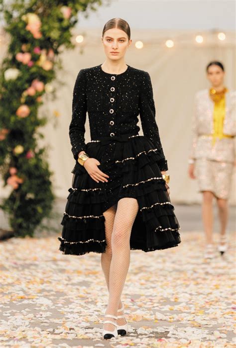 prima sfilata chanel|Sfilata Haute Couture Primavera.